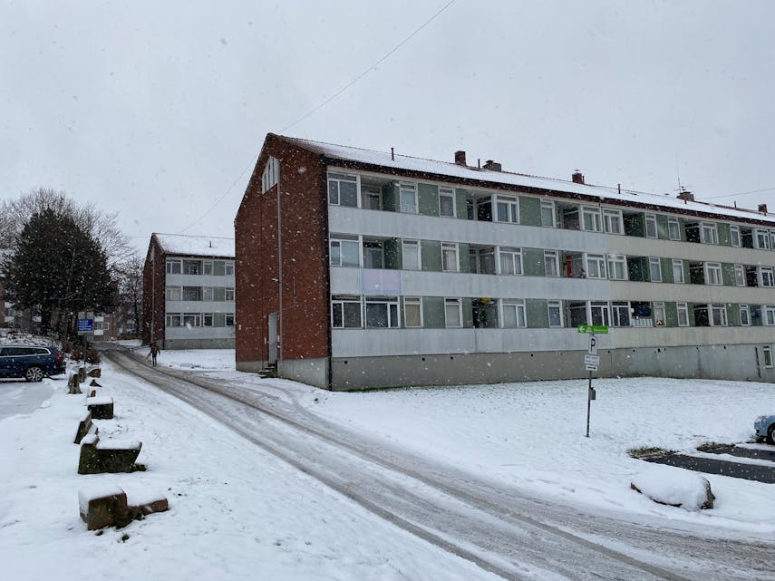 Sykepleier-boligene på Aker sykehus-tomta. Bildet er tatt vinteren 2023.