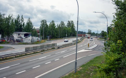 ULYKKESSTEDET: Her på Østre Aker vei ved Bedriftsveien (Kalbakken), skjedde ulykken som politiet nå ønsker tips om.