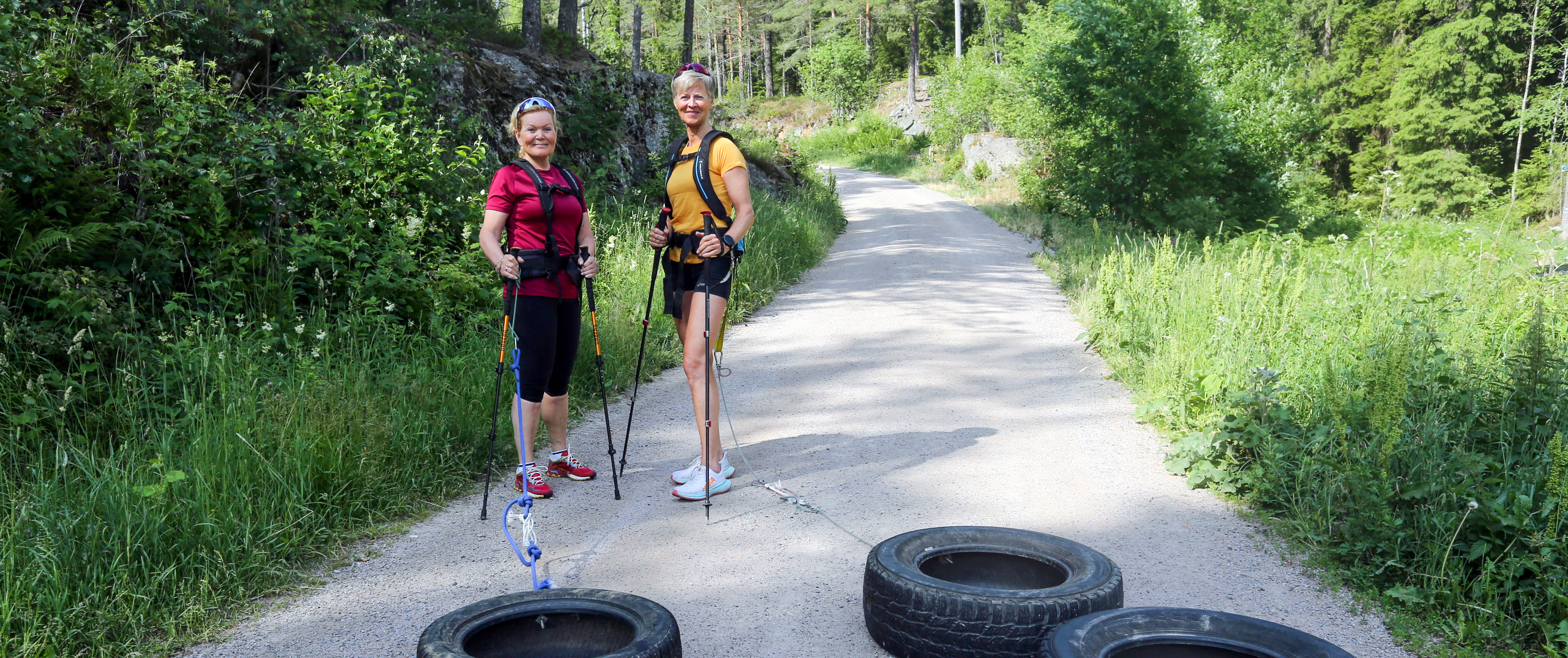 GODE FORBEREDELSER: Mange treningsturer med bildekk på slep ga grunnlaget for å være i stand til å krysse Grønland på ski. Nina Wavik Ytterstad (t.h.) og Trine Lise Folvik forberedet seg godt med utallige treningsturer i Lillomarka og Østmarka.