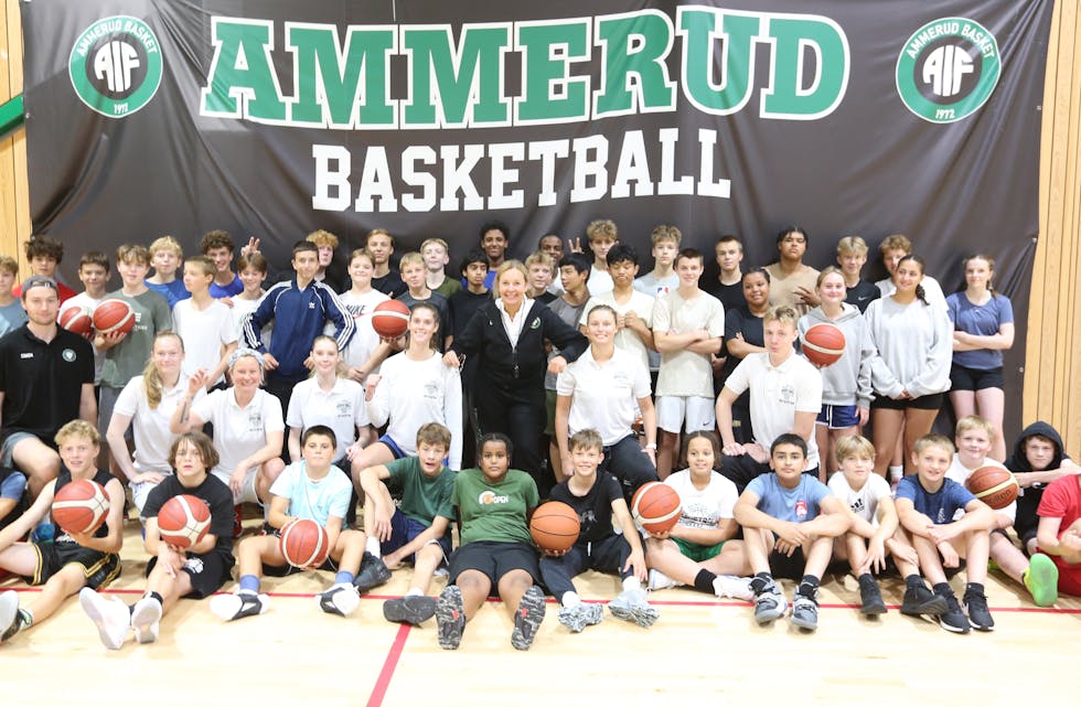STOR GRUPPE: Hele 55 barn og ungdom var med på den siste sommercampen i regi av Ammerud Basket.
