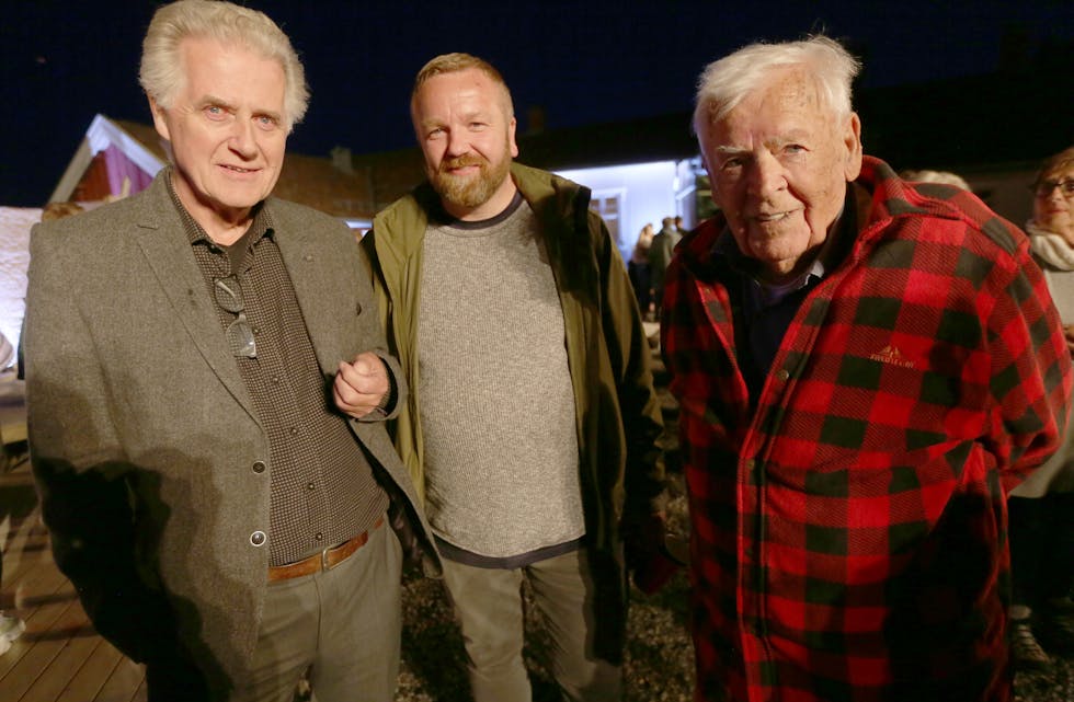 FORNØYD TRIO: Arnfinn Bondkall, Anders Rødberg-Larsen og Thorbjørn Berntsen hadde all mulig grunn til å ta fram de brede smilene etter premieren.