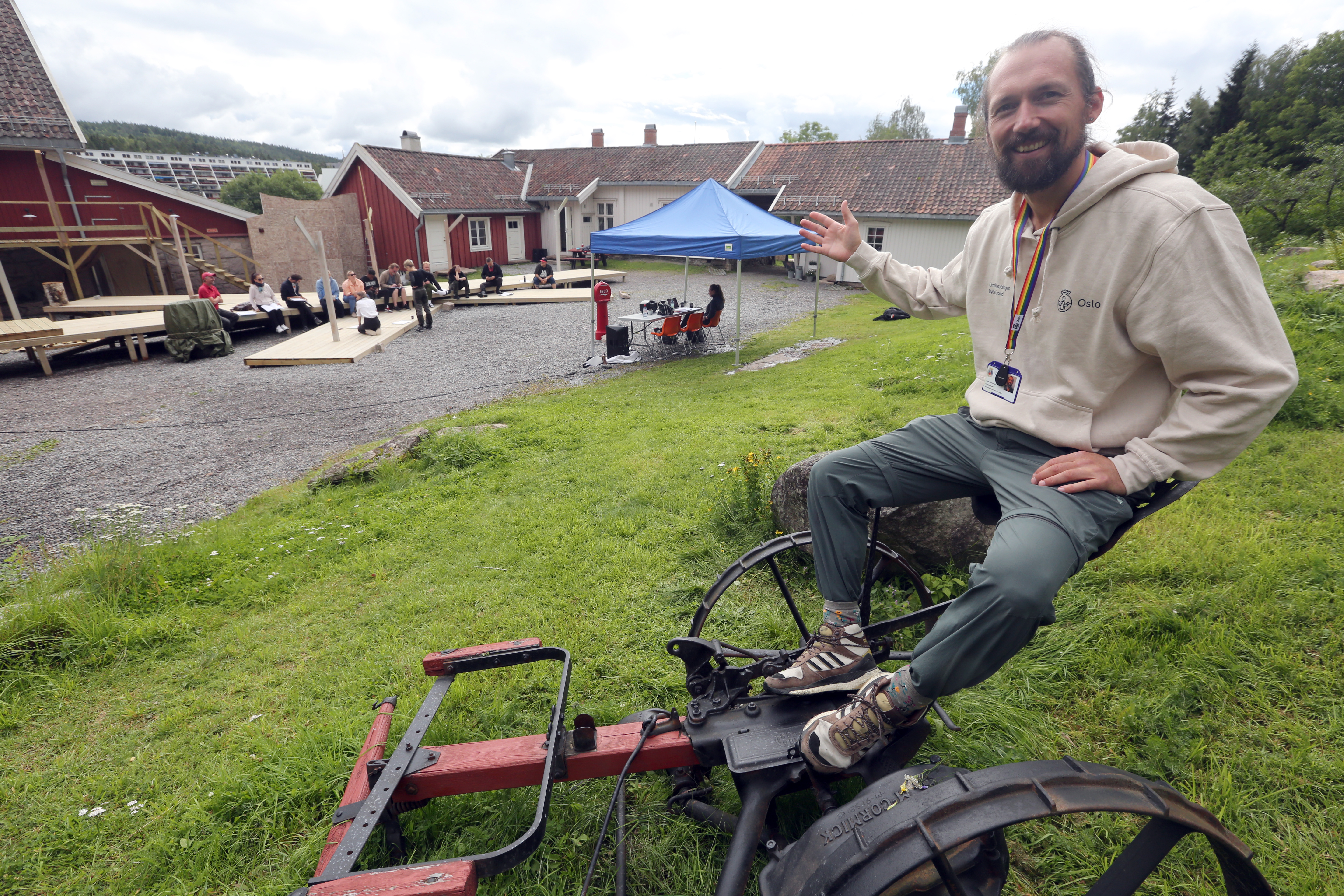 GAVMILD BYDEL: Nå har du muligheten for å oppleve Bånkallspelet gratis. Terje Smedsrud Halin i Bydel Grorud frister med gratisbilletter - men da må du kontakte ham så fort som mulig!