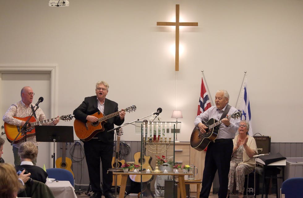 VIKTIGE INNSLAG: Et møte i Betel Stovner har alltid mye sang og musikk på programmet.