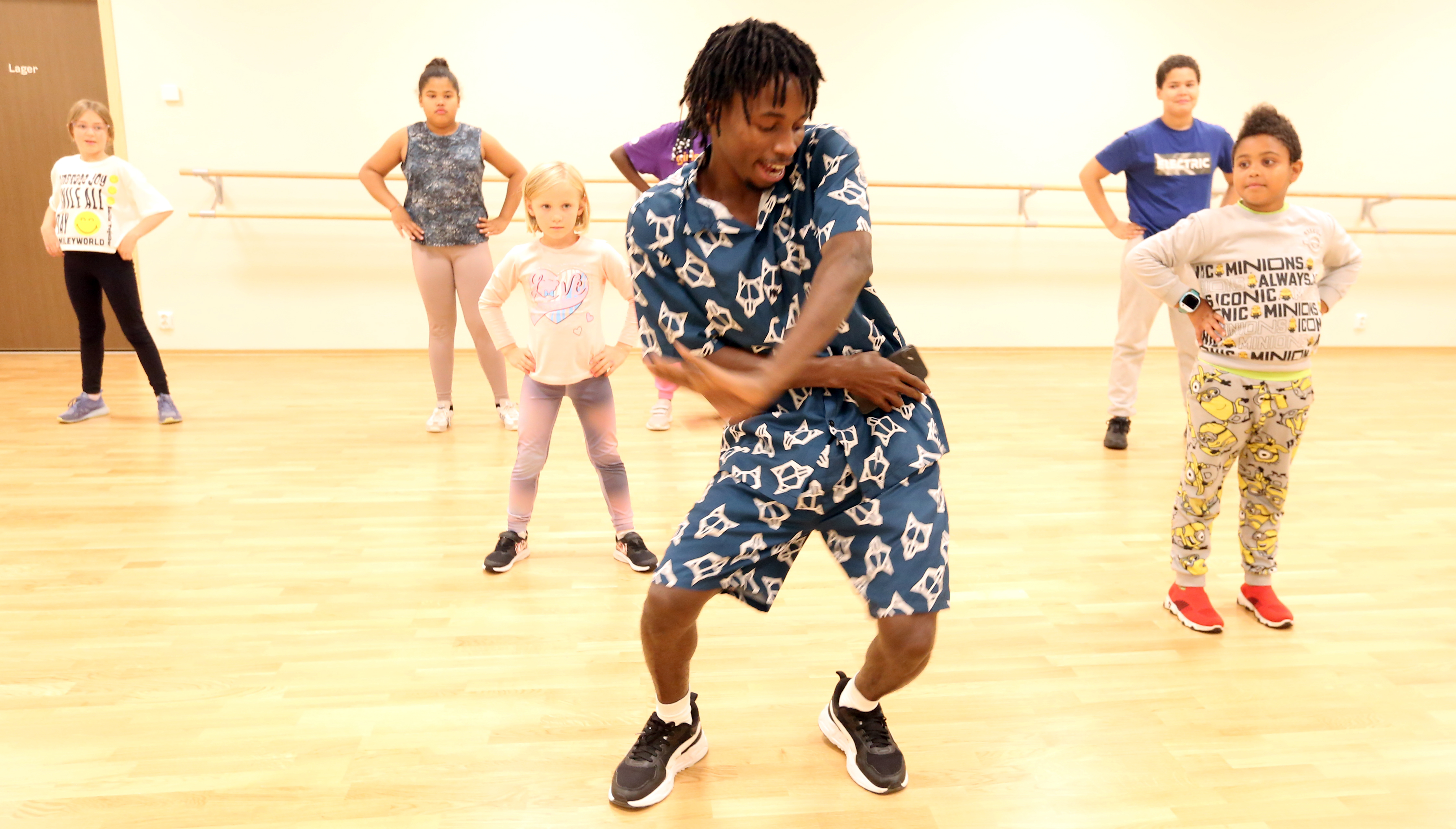 Når Ballo begynner å danse, følger en halv million mennesker hvert