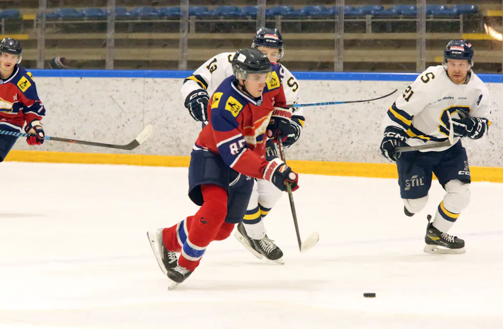 NÅ BEGYNNER SPENNINGEN: 2024 har vært et oppløftende år for Hasle-Løren som har levert flere gode kamper og nå går en spennende periode i vente med kvalifiseringskamper.