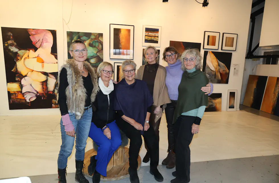 KUNSTNERGJENGEN: Kunstnerne i K19 er både talentfulle og gode venner. (Foto: Tom Evensen).