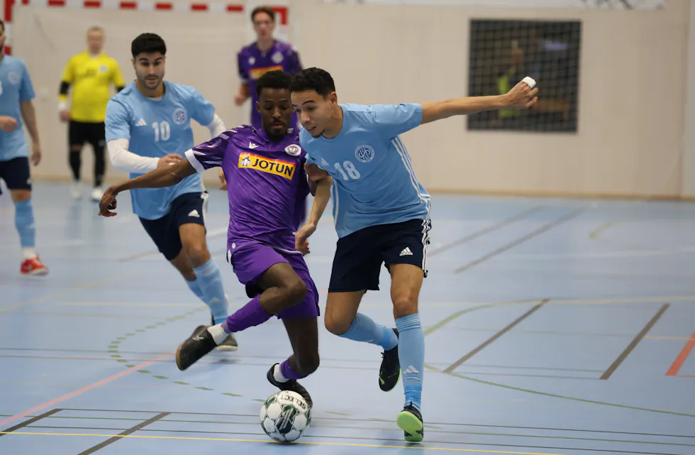 – BRILJERER: Reda Chikh var toneangivende og satte to bak keeperen til Sandefjord. Trener Saif Haydar bruker briljerer når oppsummerer Chikhs sesong (FOTO: Tom Evensen).