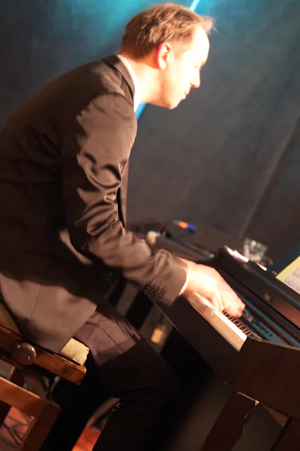 MAGNE ARNESEN - PIANO