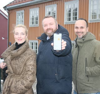 NÅ BLIR DET ENKLERE: Oslonøkkelen skal kunne brukes til å booke og åpne lokaler fremover. Det gleder Oxana Gundersen (f.v.), Anders Røberg-Larsen og Mikael Oguz seg over.