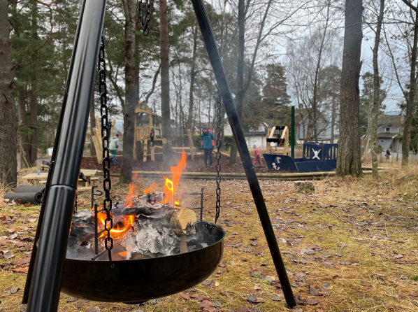 Den nye lekeplassen ved Grei-hallen.