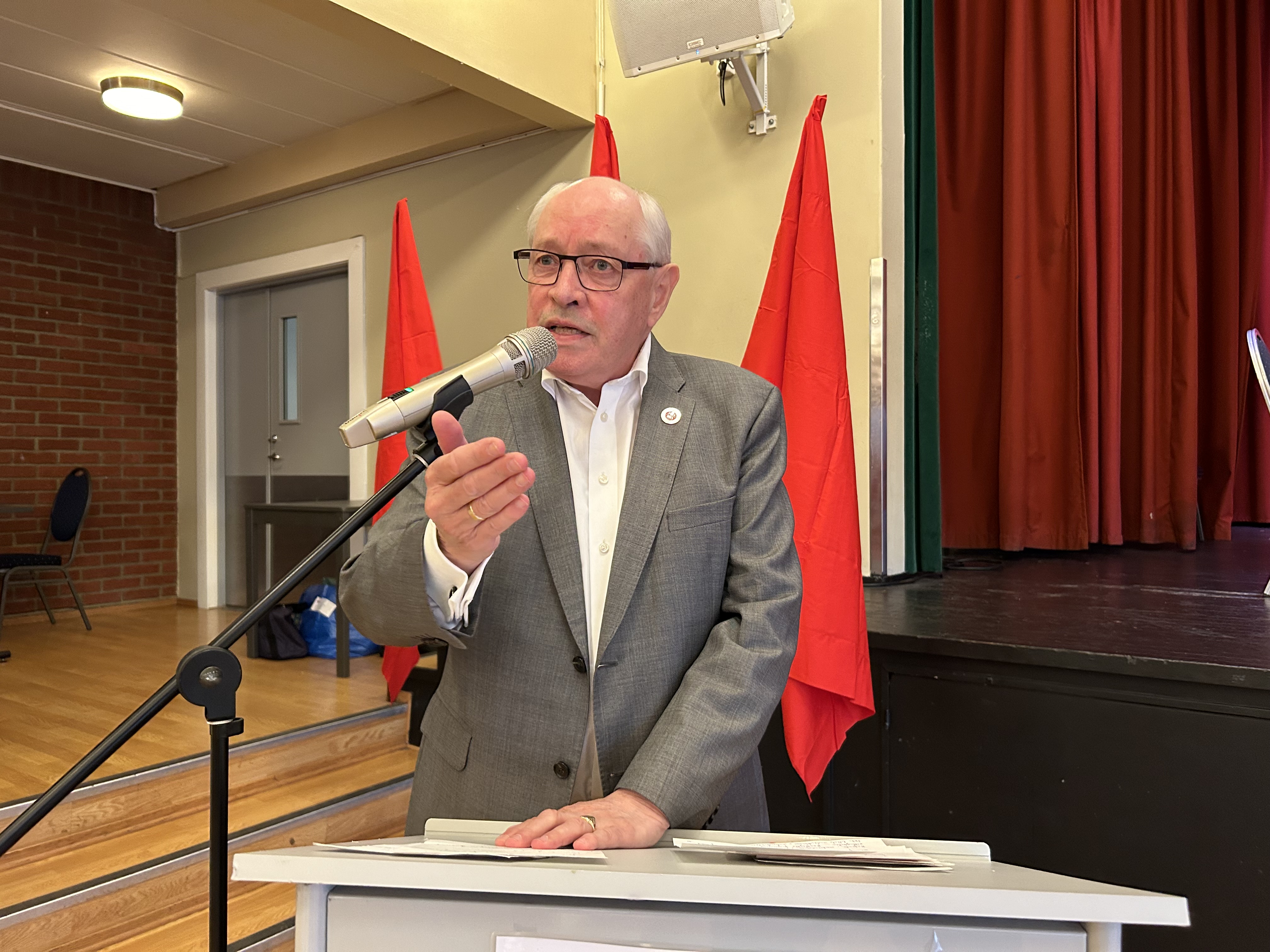 Ga Røkke det glatte lag. – Flytte til Sveits for å spare skatt? Håpløst.