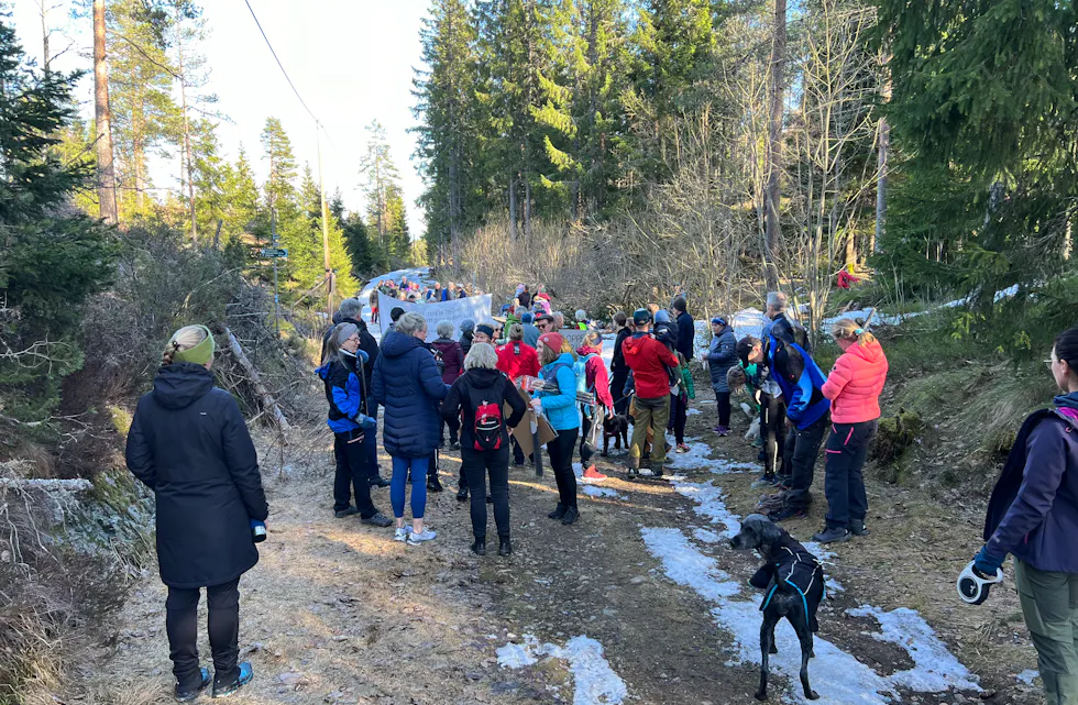 OVER ALL FORVENTNING: 118 personer skal ha deltatt i protestaksjonen mandag kveld.