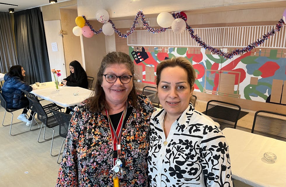 Kari-Hilde Nordengen og Areel Mahmoud, som begge er samfunnskontakter i Bydel Bjerke.