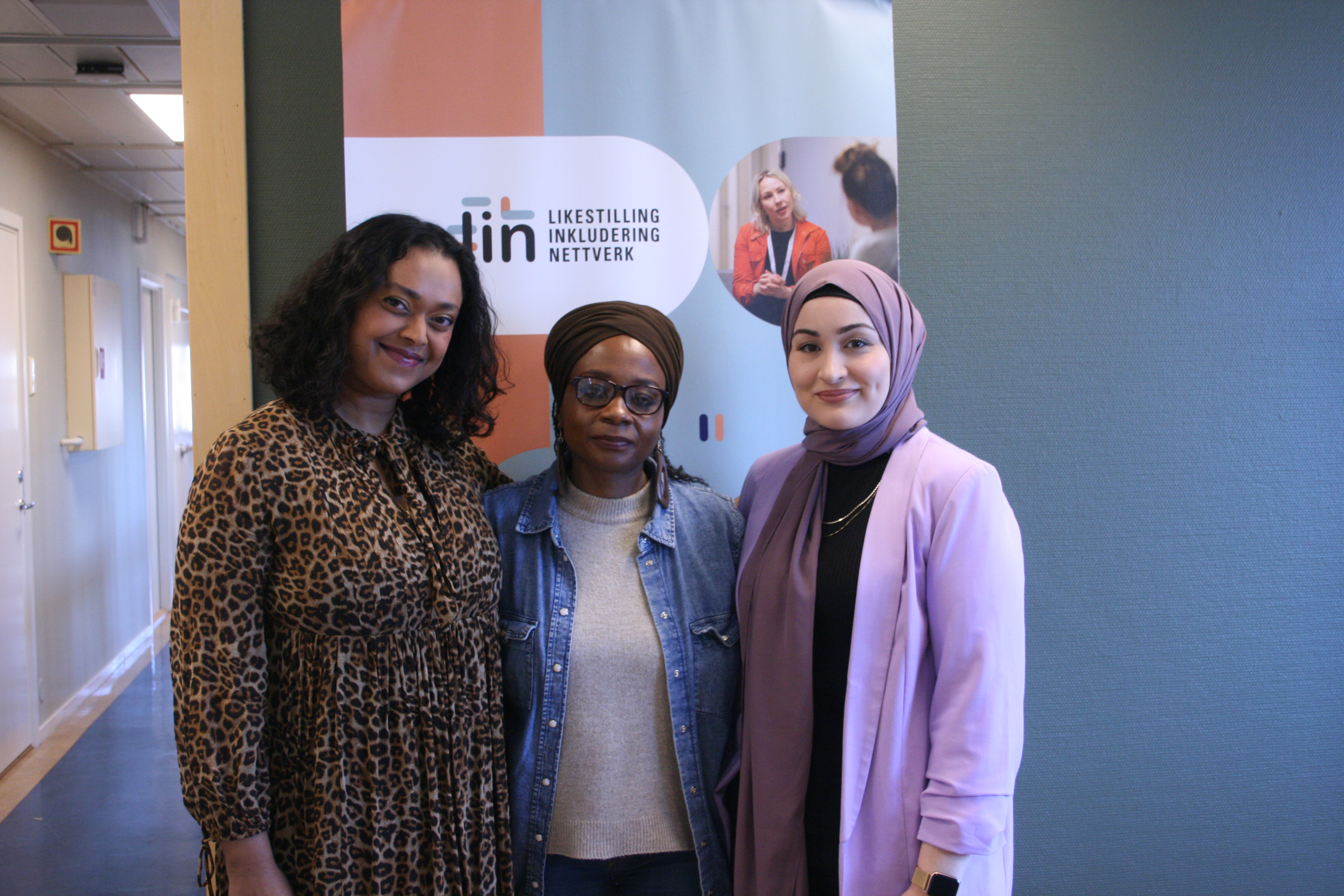 FÅ DEM MED PÅ LAGET: Kamzy Gunaratnam (Ap, f.v.) mener at erfaringene som Dulce Paulsen og Rabia Musavi i LIN har gjort seg må få mer plass om alle kvinner skal få god oppfølging i kampen mot livmorhalskreft.