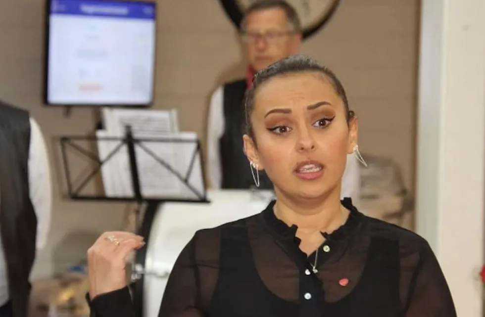 I FJOR: Laial Janet Ayoub holder appell.