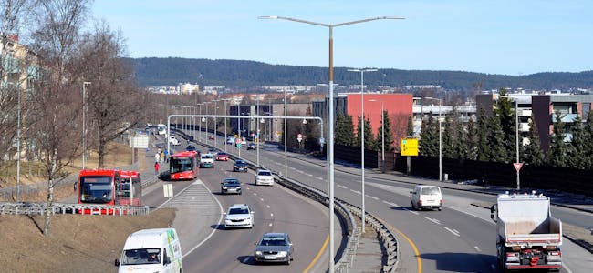 Bilde av en traffikert Trondheimsvei ved Sletteløkka/Linderud