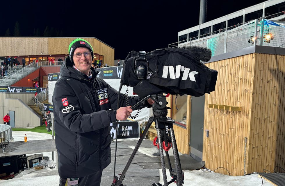 TAR SATS: Ståle Villumstad er konstituert sportssjef i Norges Skiforbund. Her i godt humør i forbindelse med en NRK-sending. 