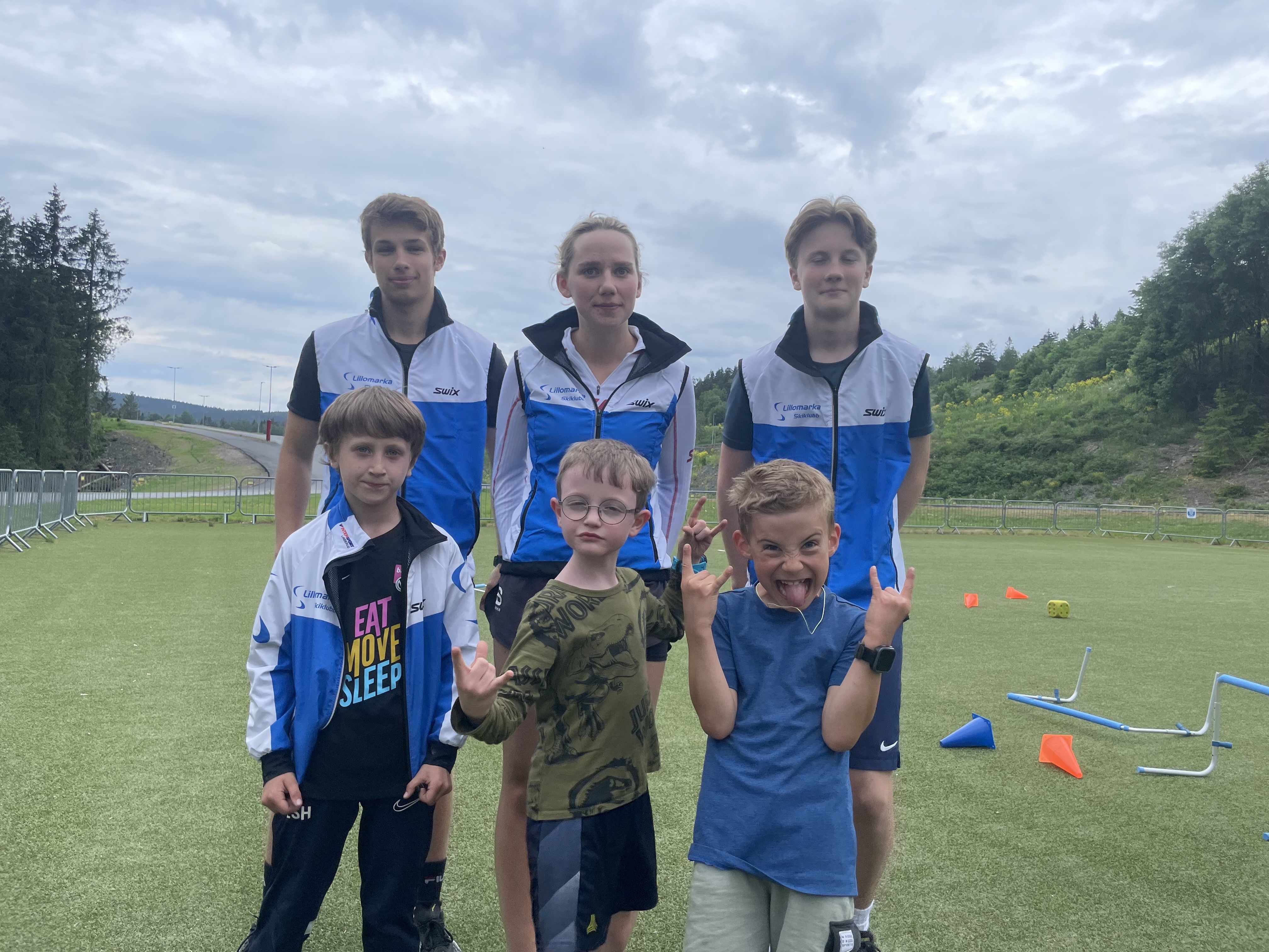 PÅ TRENING: Vegard Solhaug Isaksen (bak f.v.), Guro Brænden og Anders,  Aksel Sande Helsem (foran), Olav Brotsen, Hauk Friid-Hauglund (Foto: Nikolai Hjetland).
