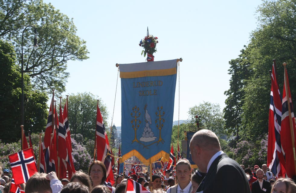 FIKK EN NY SJANSE: Linderud skole skulle egentlig være en av de første skolene i toget i fjor, men busstrøbbel ødela for de planene. I år fikk de derfor gå som skole nummer 6.