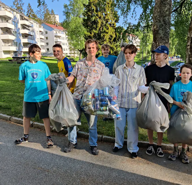 SOSIALT: Når det er dugnad får korpsmedlemmene muligheten til å bli bedre kjent med hverandre, noe som styrker felleskapsfølelsen i gruppa.