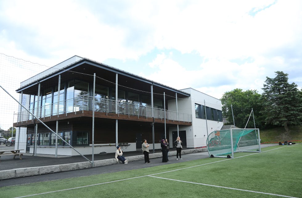 NYTT KLUBBHUS FOR HØYBRÅTEN OG STOVNER IL