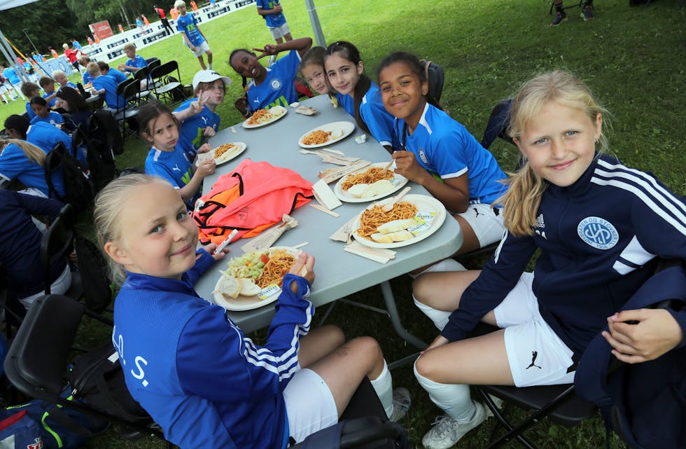 GOD MAT: Næringsrik lunsj må til mellom fotballslagene.