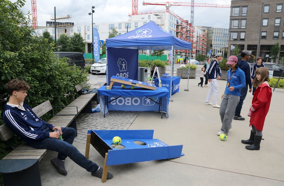 I HULLET: En veldig mini, mini, mini fotballgolfbane kan også skape mye moro og spenning.