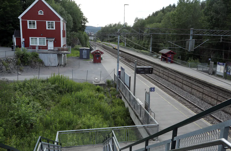 HØYBRÅTEN STASJON