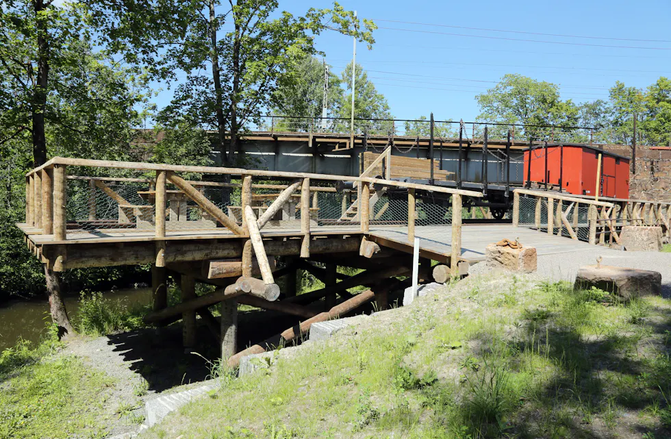 GJENSKAPT JERNBANEHISTORIE: Sagelvas Venner på Strømmen har gjenskapt historien om landets første jernbanesidespor.