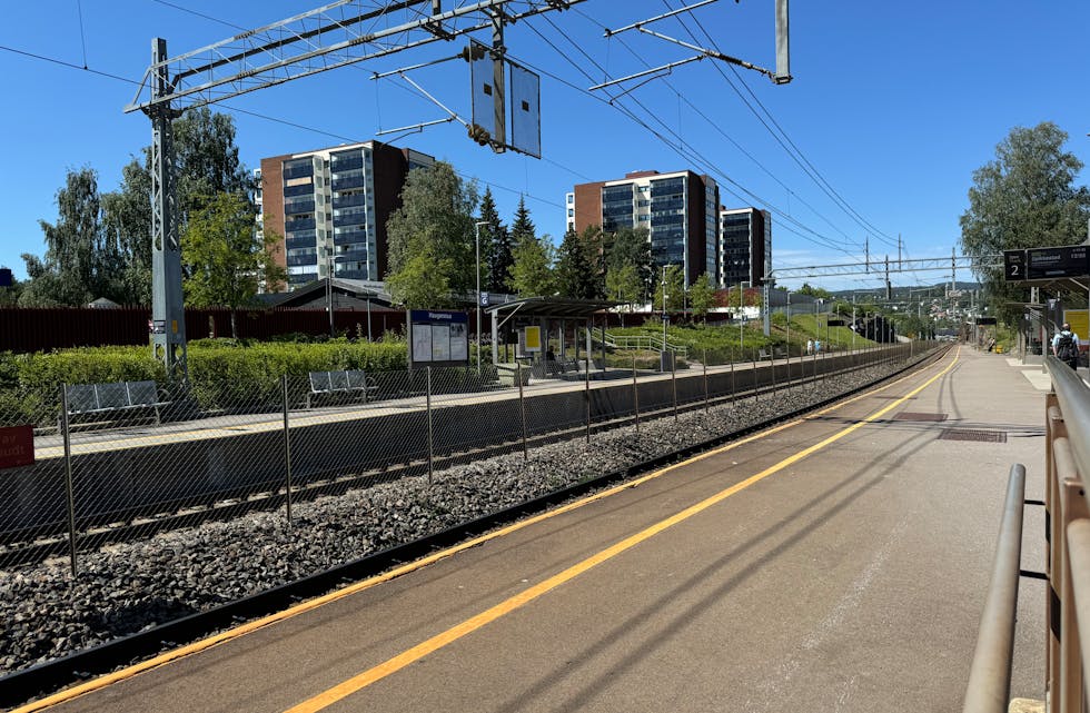 ÅPNER MANDAG: Natt til mandag får togene grønt lys til å kjøre igjen, etter en måned stengt.