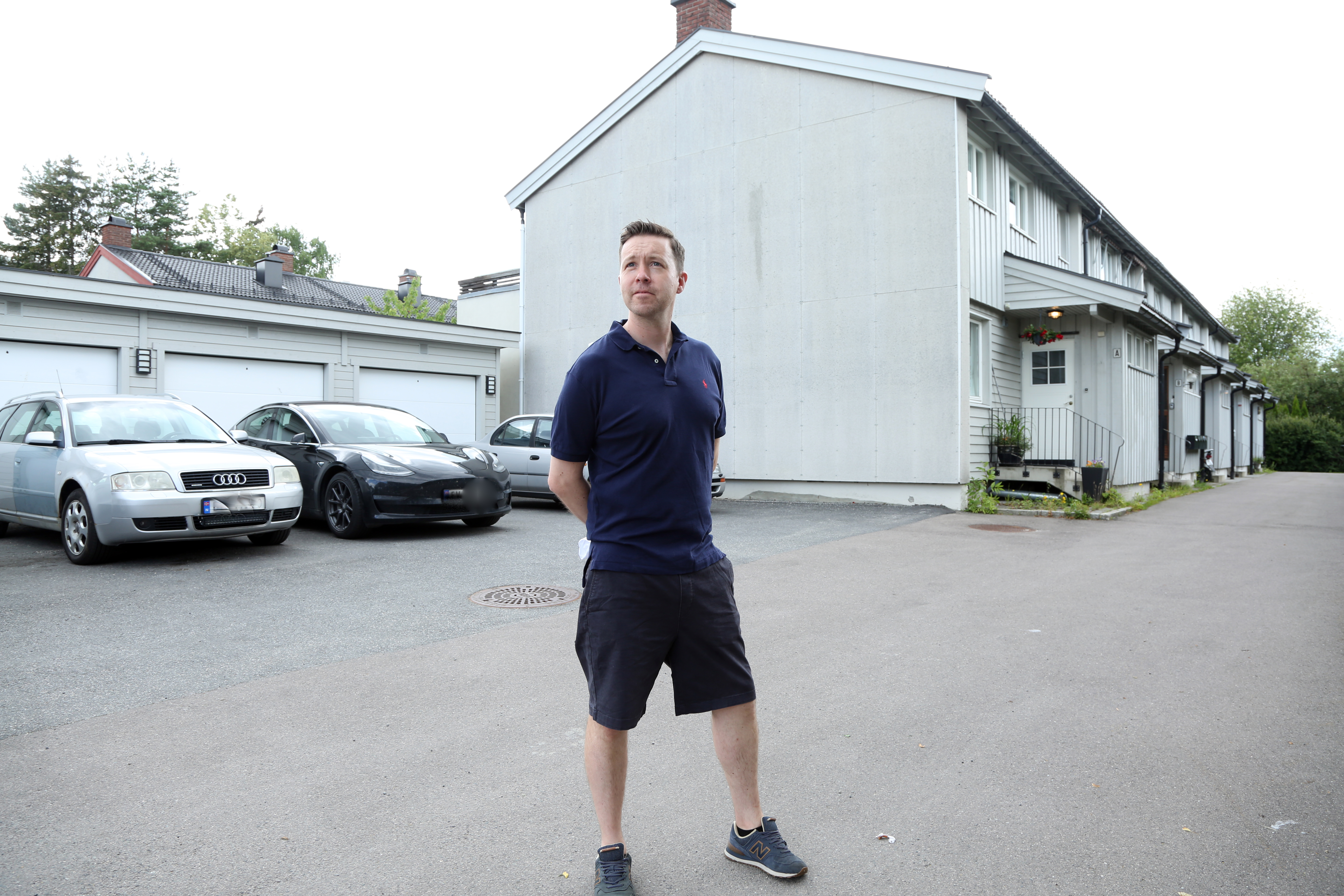 KJENT REKKEHUS: Christian på gamle tomter, men han synes ikke det var en genistrek å flytte på garasjen så hele den kjedelige gavlveggen kommer til syne.