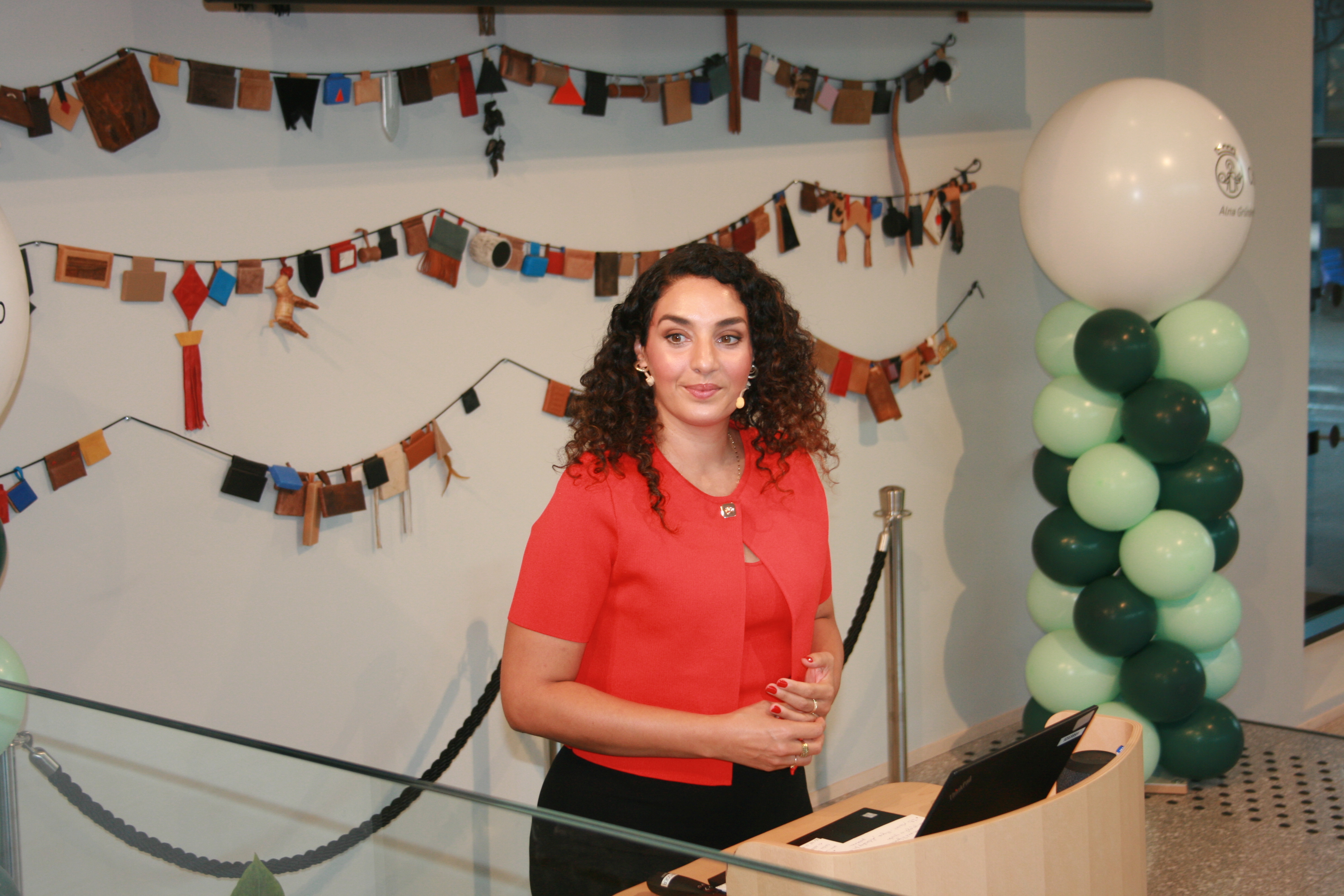 FLERKULTURELL STYRKE: Nassima Dzair er tydelig på at det å kunne flere språk og kulturer er en stor ressurs når man starter egen bedrift.