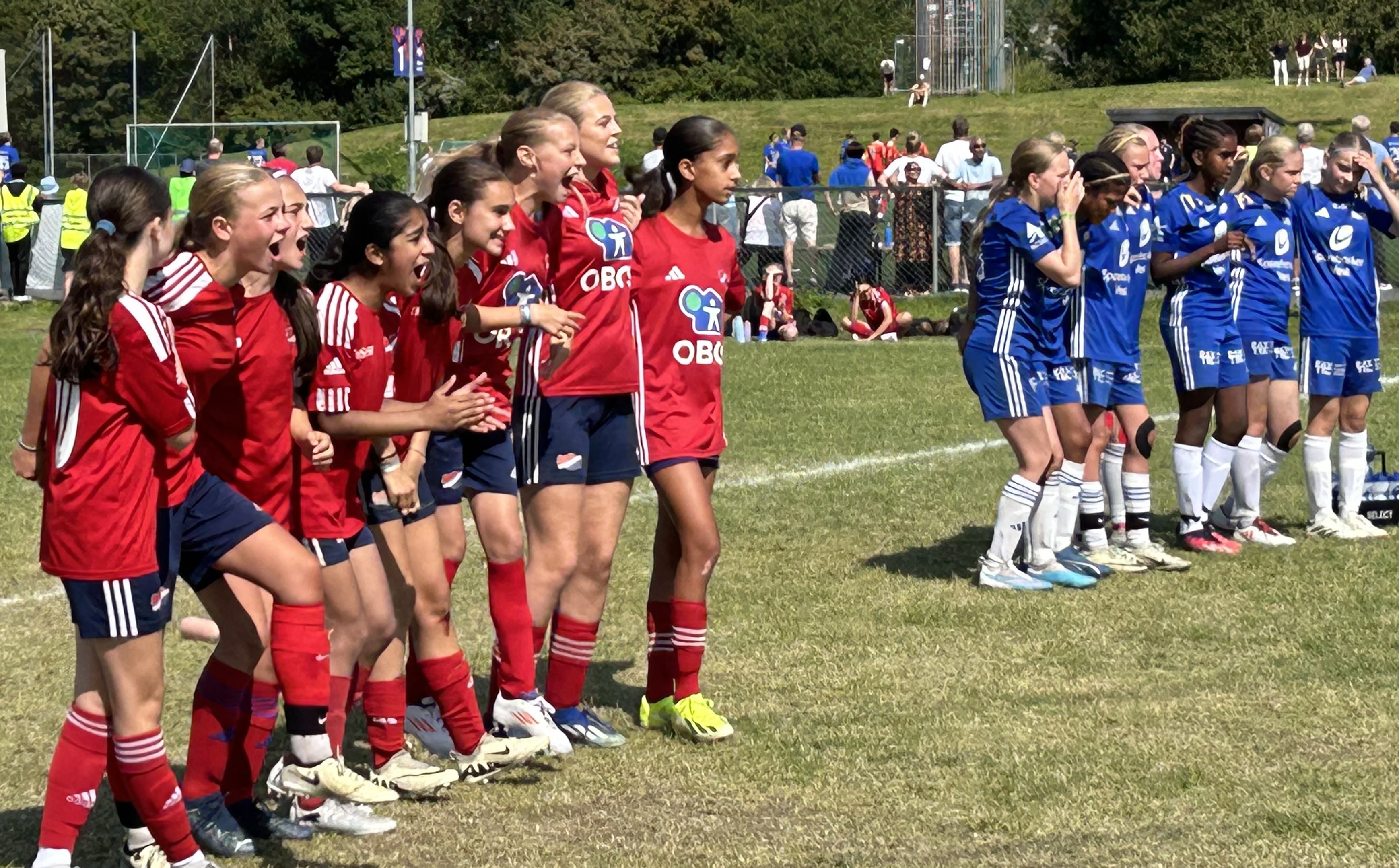 INTENST: Her går det opp for Hasle/Løren og Vålerenga at de nettopp vant straffesparkkonkurransen mot Haugar, og gleden sprikte. For Hauger derimot, følte de det stikk motsatte.