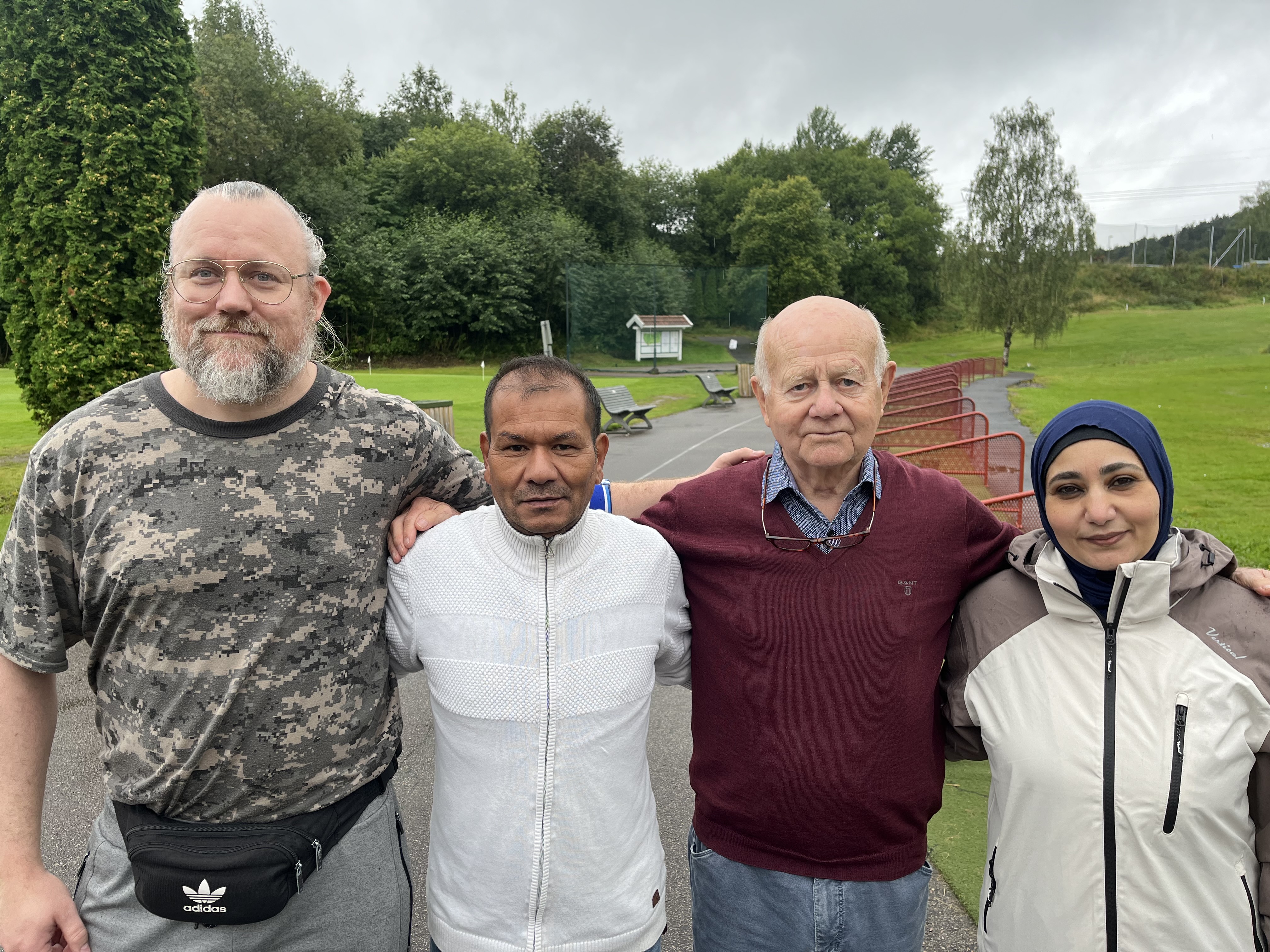 SAMMEN PÅ VEI OPP: Daniel Iversen (f.v), Negi Bhuuan, Olav Marcussen og Hind Hussein.