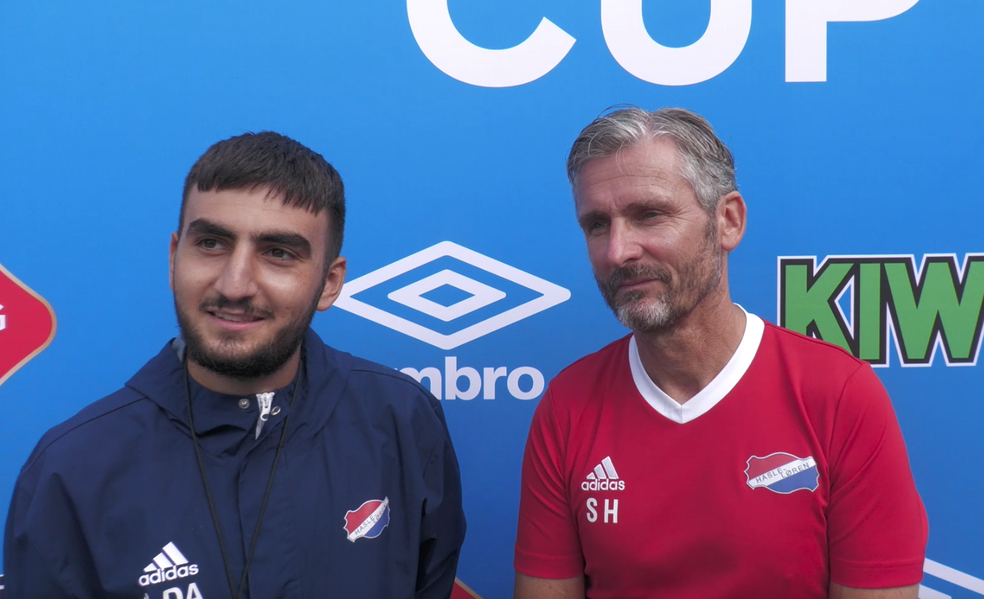 STOLTE TRENERE: Kevin Algunerhan (f.v) og Ståle Hamnvik er stolte over lagets prestasjoner, og gir dem all æren for Norway Cup-triumfen.