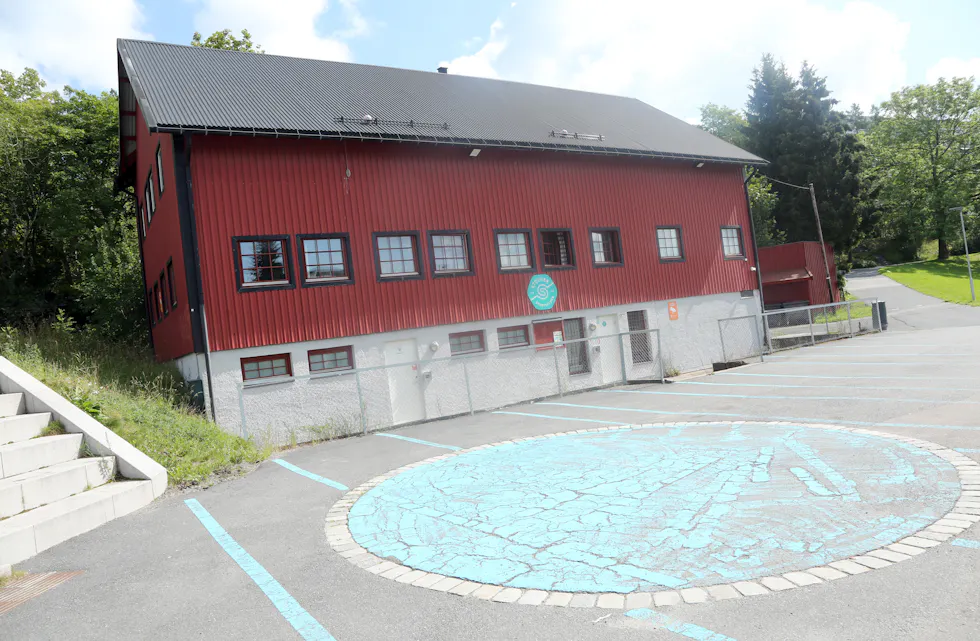 NY INNGANG: En ny tilrettelagt inngang vil komme på plass på venstre side av klubbhuset.