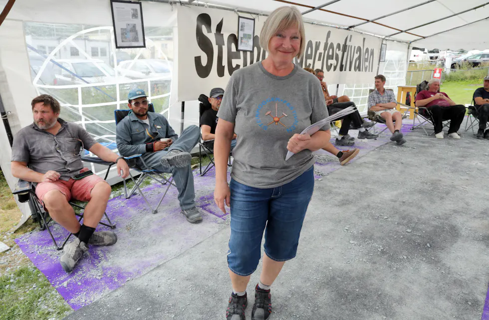 FULL OVERSIKT: Frøydis Arnesen har alltid full kontroll når det er Steinhoggerfestival i Steinhoggerhagen.