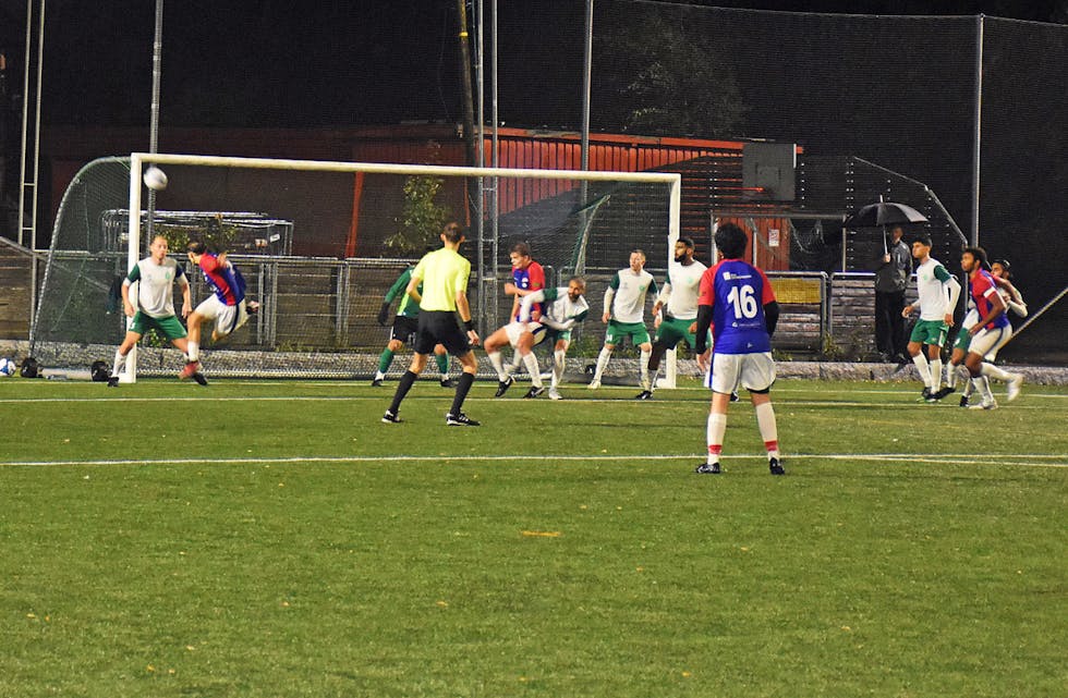 Det ble noen intense sluttminutter. FOTO: Frank E. Fossum.