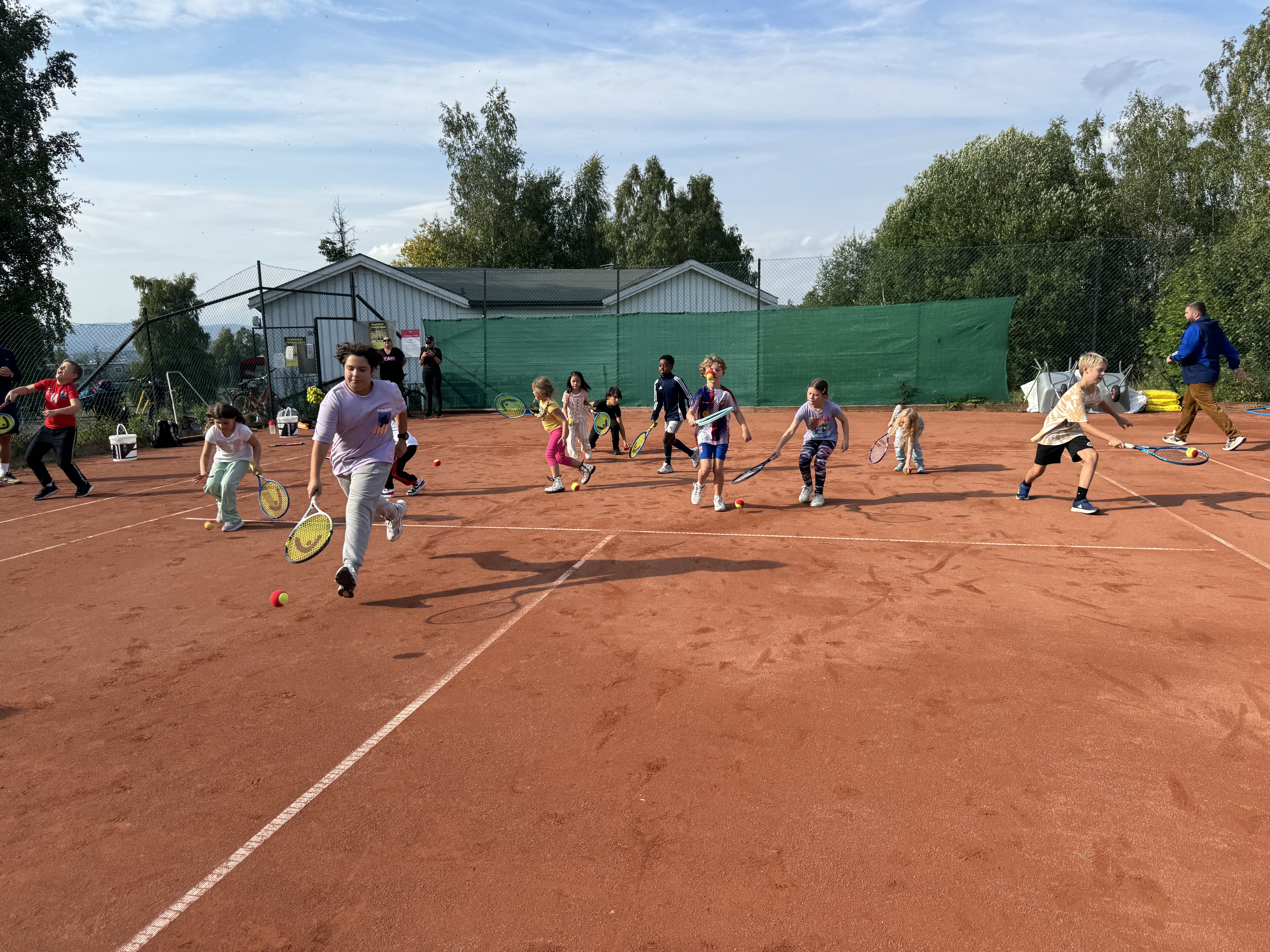POPULÆRT: Tennistilbudet er i dag godt brukt og har hatt en eksplosiv vekt i medlemstallet. 