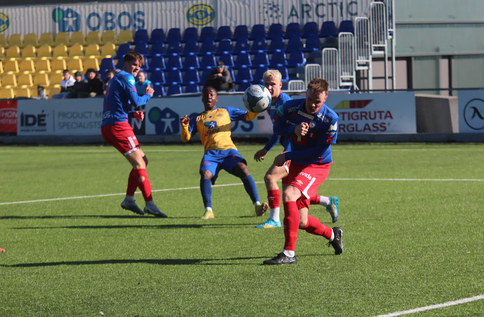 SESONGBESTE: Grorud spilte ikke sesongens beste kamp, men det endte med seier mot Gjøvik-Lyn, og for første gang denne sesongen vinner Musa Joof Dubois og Grorud tre kamper på rad.