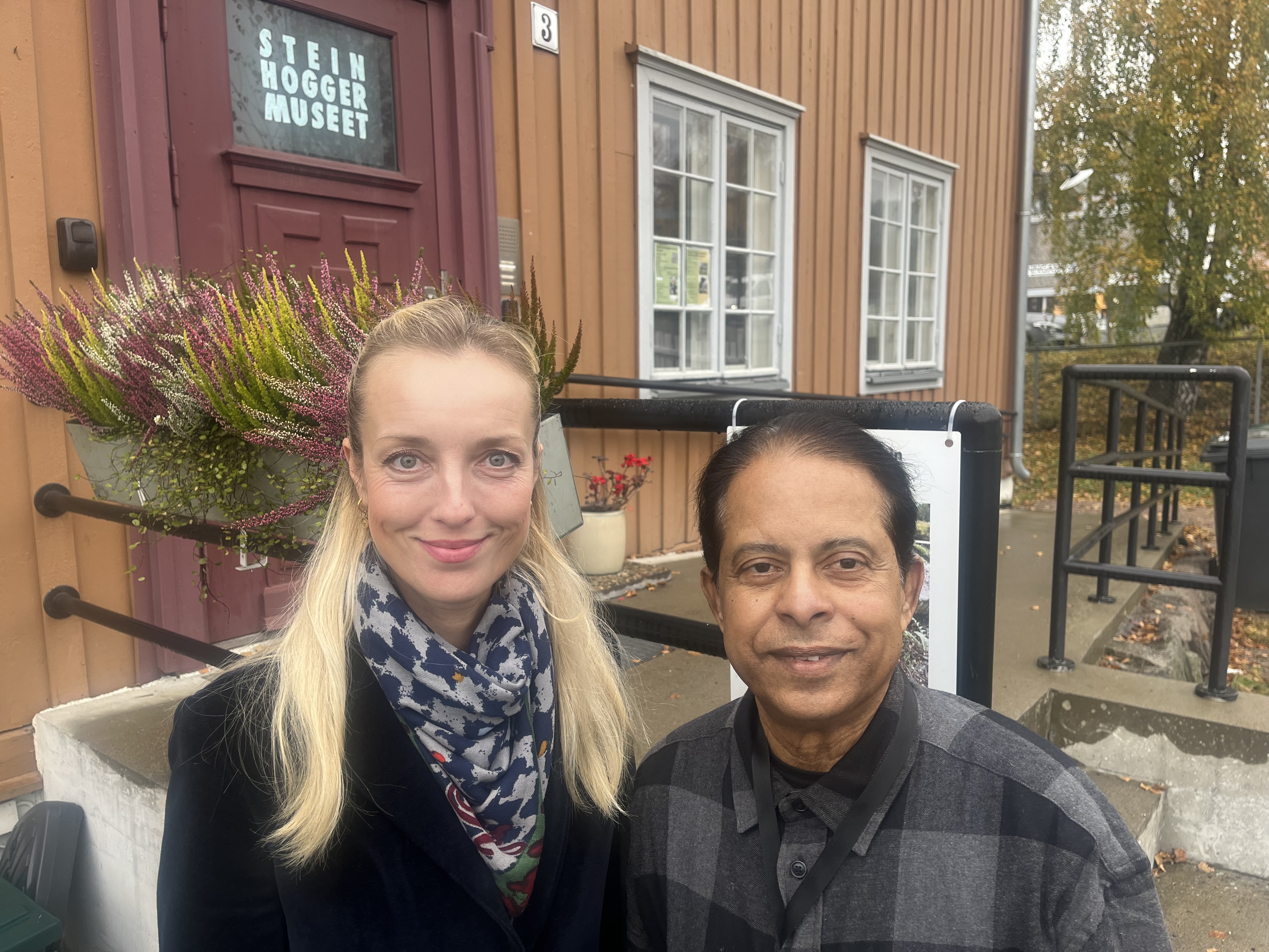 Oxana Gundersen fra Bydel Grorud og Jamil Syed, daglig leder for «Mennesker i Fokus», er glade for det gode samarbeidet.