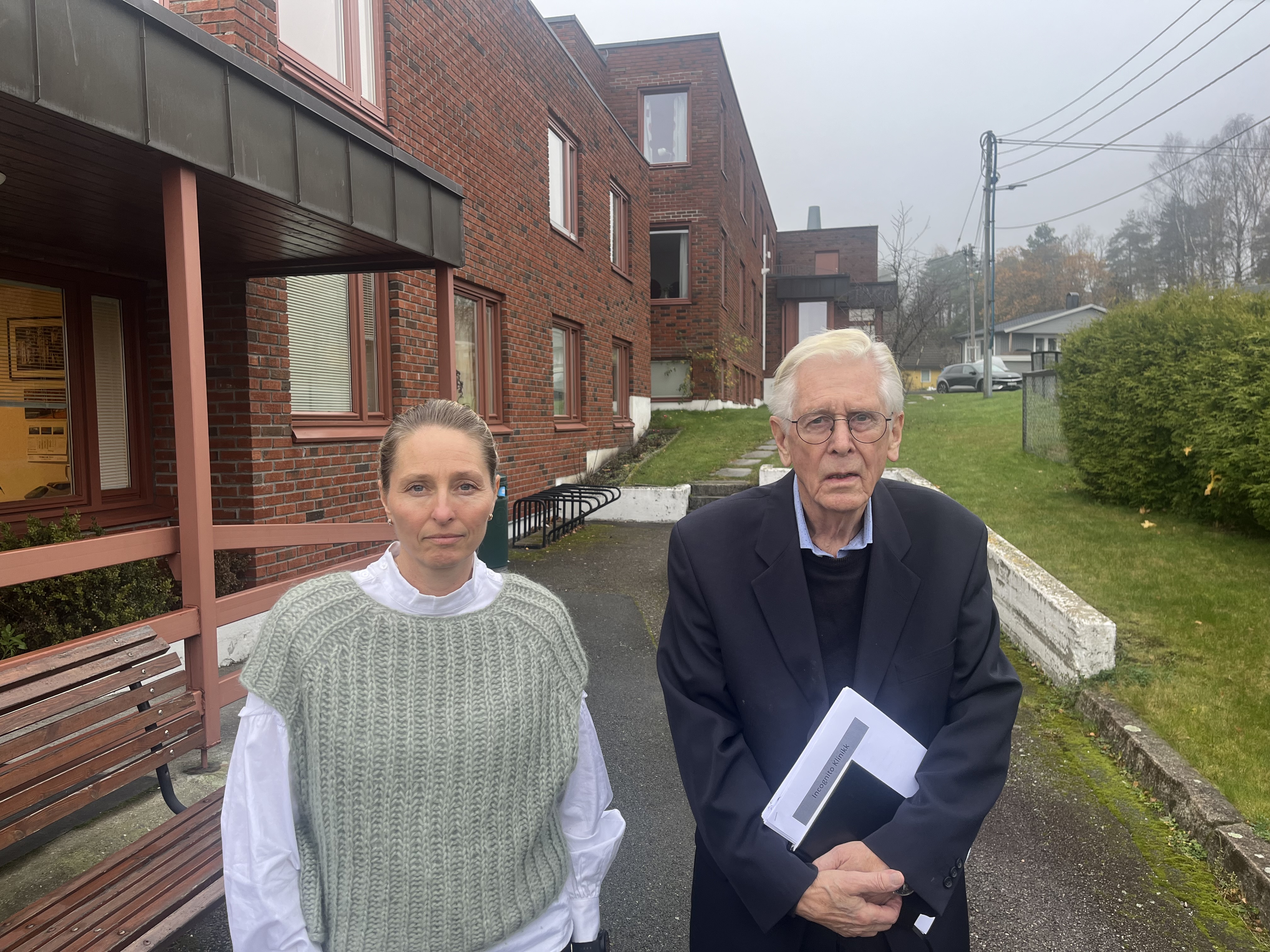 Avdelingsleder Vibeke Wold og styreleder Kleiv Fiskvik.