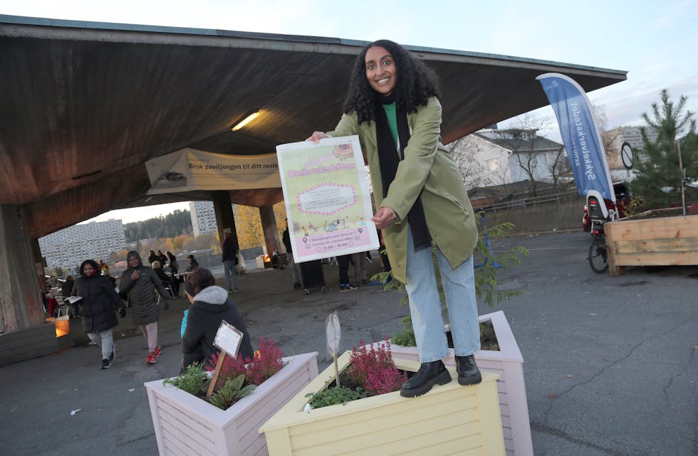 FORNØYD KOORDINATOR: Meti Olika, prosjektleder områdeløft delprogram nærmiljø i Bydel Grorud, synes det aller første arrangementet i Paviljongen gikk fint - men lover at det skal bli enda flere og enda større. Starten har gitt mersmak.