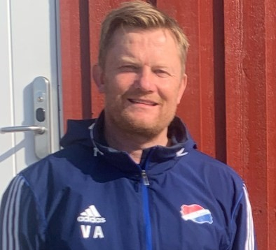 Hasle-Lørens G16-trener og  klubbens styreleder, Viggo Stølan Anthonsen.