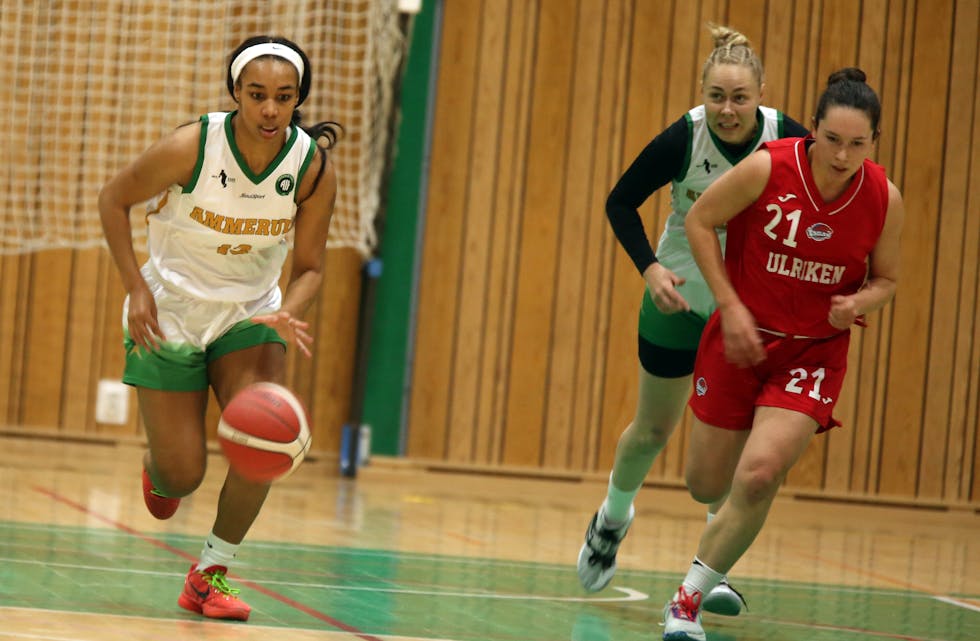 OVERBEVISTE IGJEN: Reagan Bradley (t v) skinner på banen og viser sin storhet selv om laget hennes sliter.