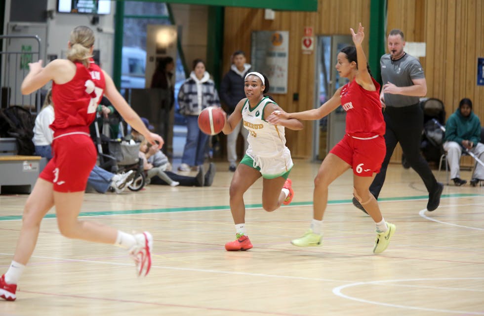 OVERBEVISTE IGJEN: Reagan Bradley skinner på banen og viser sin storhet selv om laget hennes sliter.