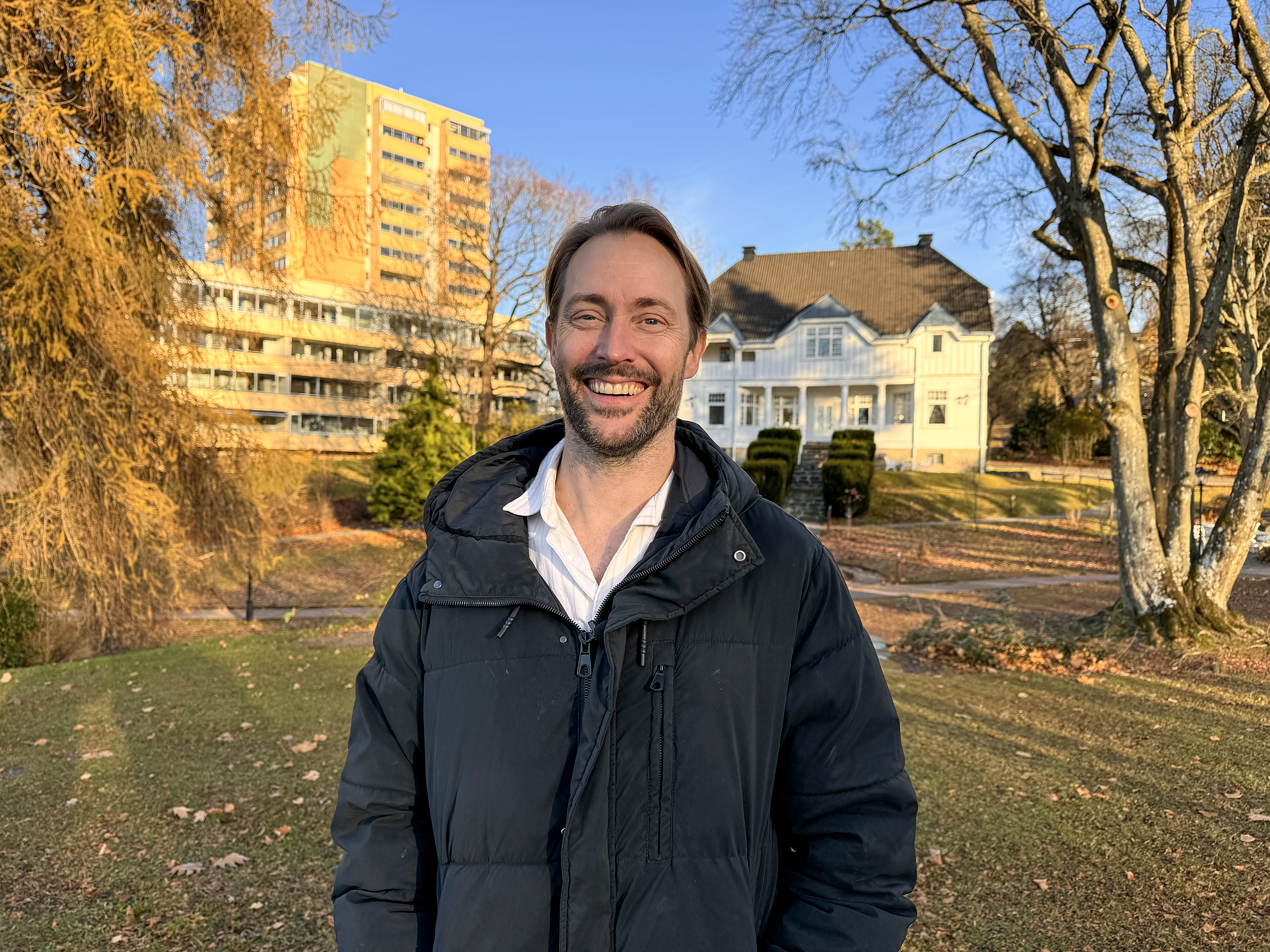 SMILENDE PÅ TUR: Anders Hoff tok seg tid til en prat om Vokteren, som sendes på TV 2 i disse dager. 