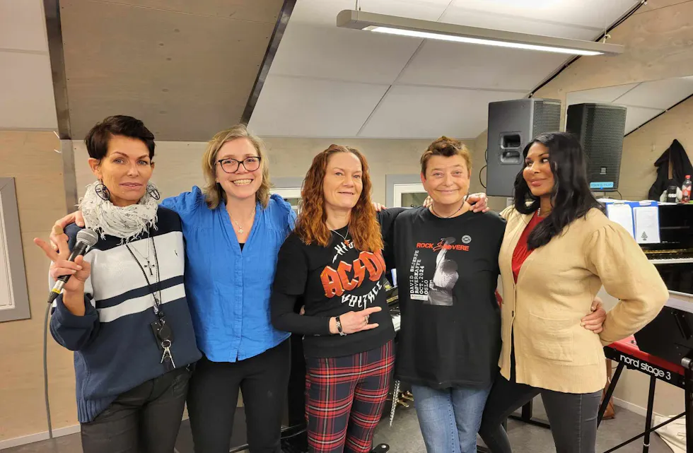 KLARE FOR KONSERT: Bandet «Venjas Harem» varmer opp sammen med fengselsprest Elisabet Kjetilstad til årets fengslende julekonsert og julemarked.