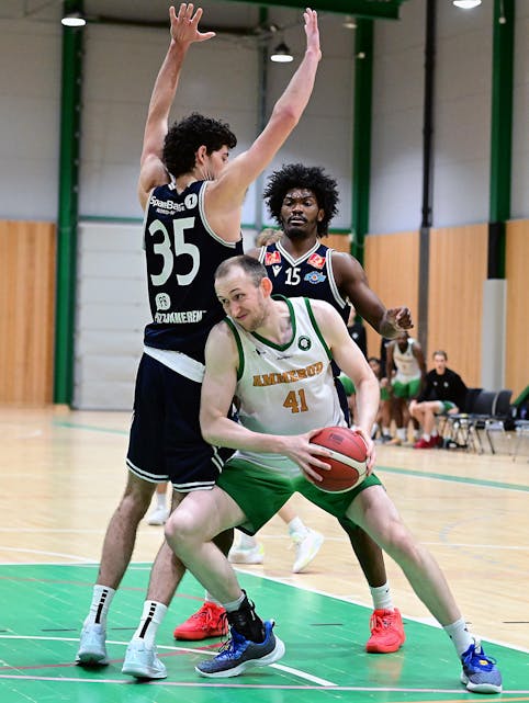 VAR GOD: Henrik Male Davidsen viste storform med sine 19 poeng mot Tromsø Storm.