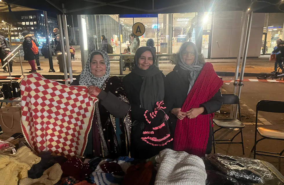 Kubra Ifzal (f.v), Asma Arshad og Zara Rani fra Rabea Movement Norway.